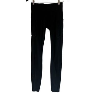 Lululemon Women’s Black Shiny Leggings with Side Pockets- Size 4